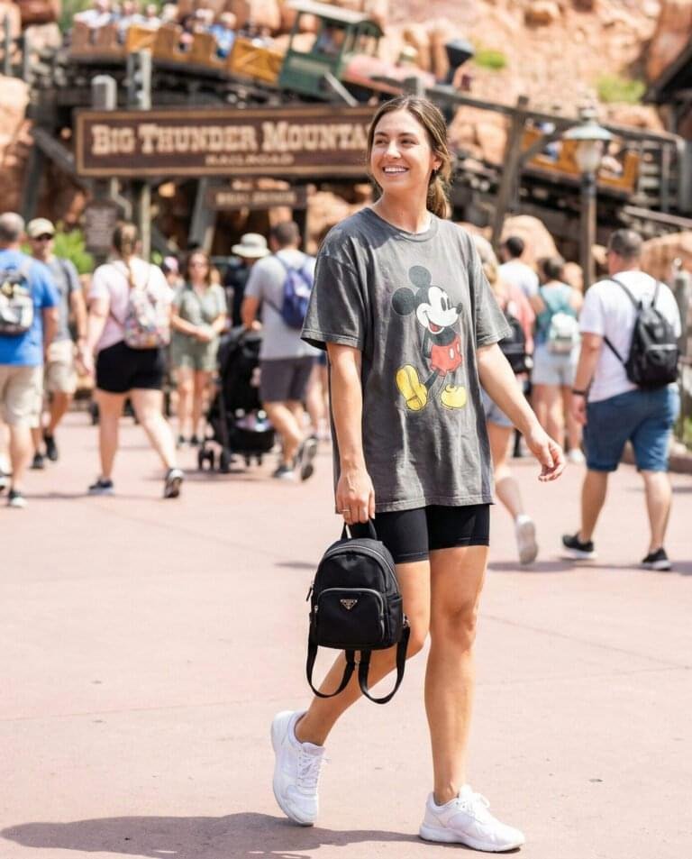 20+ Disney-Themed Women’s Outfits You’ll Love in 2026